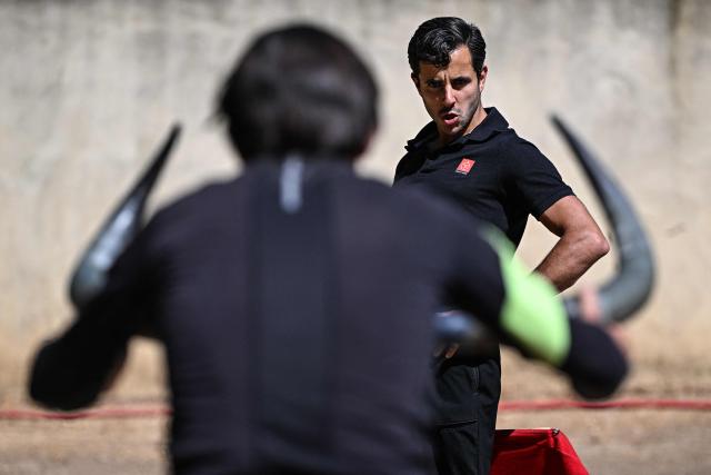 French matador Carlos Olsina takes part in a training session in Beziers' bullring, on April 24, 2025. (Photo by Gabriel BOUYS / AFP)