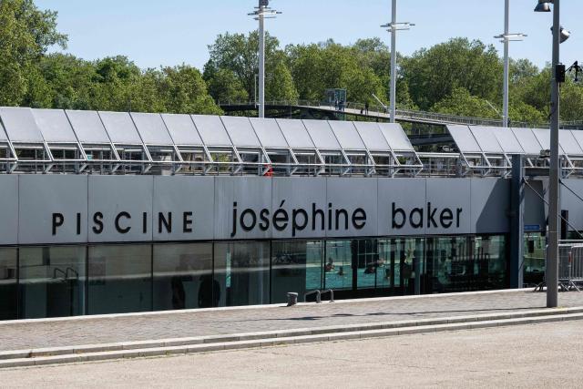 This photograph shows a view of the floating pool Josephine Baker on the Seine river, east of Paris on April 24, 2026. (Photo by Martin LELIEVRE / AFP)