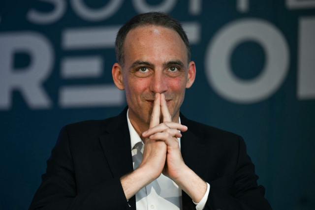 French politician Raphael Glucksmann gestures during a meeting of various figures of the left named "Printemps du souffle breton" in Liffre, western France, on April 25, 2026. (Photo by Lou BENOIST / AFP)
