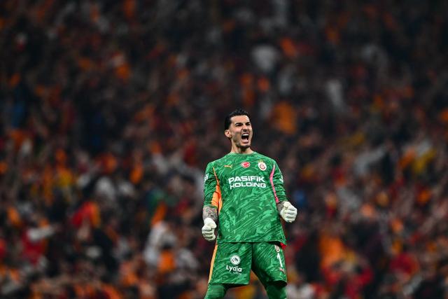 Galatasaray's Turkish goalkeeper #01 Ugurcan Cakir reacts after a goal during the Turkish Super lig football match between Fenerbahce and Galatasaray at the Rams Park stadium in Istanbul, on April 26, 2026. (Photo by Yasin AKGUL / AFP)
