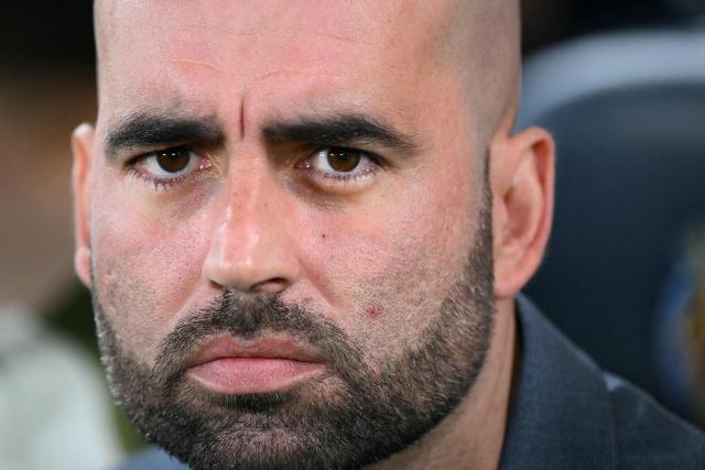 Celta Vigo's Spanish coach Claudio Giraldez is pictured before the Spanish league football match between Villarreal CF and RC Celta de Vigo at La Ceramica Stadium in Vila-real on April 26, 2026. (Photo by JOSE JORDAN / AFP)