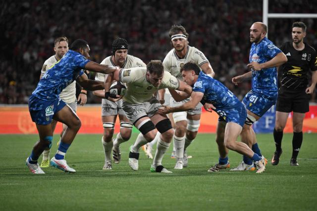 Toulouse's French lock Joshua Brennan attempts to break away during the French Top 14 rugby union match between Stade Toulousain and ASM Clermont Auvergne at the Ernest Wallon Stadium in Toulouse, southwestern France, on April 26, 2026. (Photo by Ed JONES / AFP)