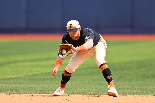 San Diego Padres' #09 Jake Cronenworth catches the ball during the MLB World Tour Mexico City Series game between the Arizona Diamondbacks and the San Diego Padres at Alfredo Harp Helu Stadium in Mexico City on April 26, 2026. (Photo by YURI CORTEZ / AFP)