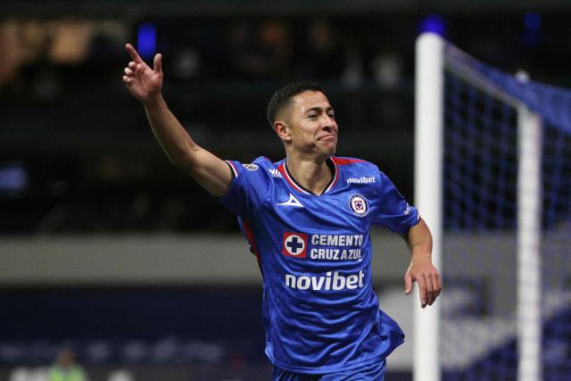 Cruz Azul's midfielder #10 Andres Montano celebrates scoring his team's fourth goal during the Liga MX Clausura football match between Cruz Azul and Necaxa at Banorte Stadium in Mexico City on April 26, 2026. (Photo by Victor Cruz / AFP)