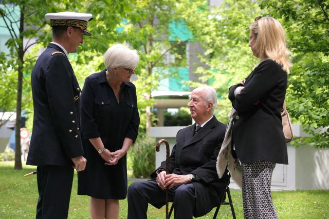 France's Defence Minister Catherine Vautrin (2L) welcomes French former Prime Minister Edouard Balladur (2R) next to General Chief of Staff of the French armed Forces Fabien Mandon (L) during a military parade to mark the naming of the Ministry of the Armed Forces’ main auditorium after Pierre Messmer, at The Invalides in Paris on April 27, 2026. (Photo by Thomas SAMSON / AFP)