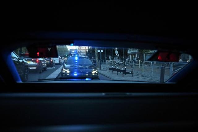 Metropolitan Police interceptor vehicles move through traffic towards the scene of a mobile phone theft in central London April 25, 2026. London's police force has invested heavily in clamping down on the phenomenon which has led the metropolis to be dubbed Europe's phone theft capital. (Photo by Ben STANSALL / AFP) / TO GO WITH Britain-police-theft-crime,REPORTAGE by Kimberley MANNION