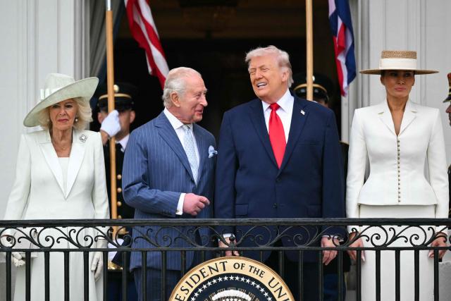 US President Donald Trump, First Lady Melania Trump, Britain's King Charles III and Queen Camilla take part in an arrival ceremony on the South Lawn of the White House in Washington, DC, on April 28, 2026. (Photo by Mandel NGAN / AFP)
