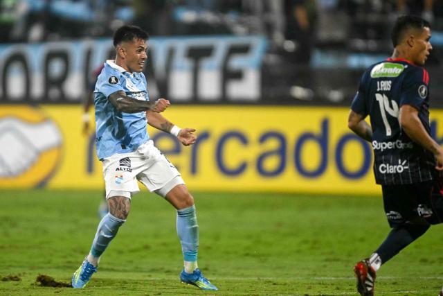 Sporting Cristal's Argentine forward #07 Santiago Gonzalez reacts after scoring his team's first goal during the Copa Libertadores group stage football match between Peru's Sporting Cristal and Colombia's Junior at the Alejandro Villanueva stadium in Lima on April 28, 2026. (Photo by ERNESTO BENAVIDES / AFP)