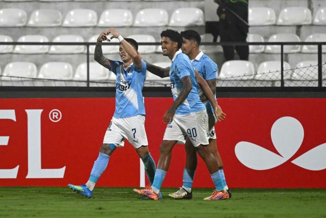 Sporting Cristal's Argentine forward #07 Santiago Gonzalez celebrates scoring his team's first goal during the Copa Libertadores group stage football match between Peru's Sporting Cristal and Colombia's Junior at the Alejandro Villanueva stadium in Lima on April 28, 2026. (Photo by ERNESTO BENAVIDES / AFP)