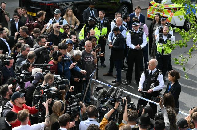 Metropolitan Police Commissioner Mark Rowley (2R) makes a statement to media from inside a Police cordon on Golders Green Road, in the Golders Green neighbourhood of north London, on April 29, 2026, after two people were stabbed, and a suspect arrested. The stabbing Wednesday of two Jewish men has been formally declared "a terrorist incident", London police said, with officers investigating "whether this attack was deliberately targeting the Jewish community". "Our highly specialised teams of officers are working... to progress this investigation quickly and establish exactly what has happened," said Assistant Commissioner Laurence Taylor, head of counter-terrorism policing. (Photo by JUSTIN TALLIS / AFP)