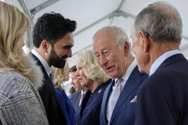 New York City Mayor Zohran Mamdani greets Britain's King Charles III and Queen Camilla during a ceremony at the National September 11 Memorial on day three of their State Visit to the United States of America, on April 29, 2026 in New York City. (Photo by Jeenah Moon / POOL / AFP)