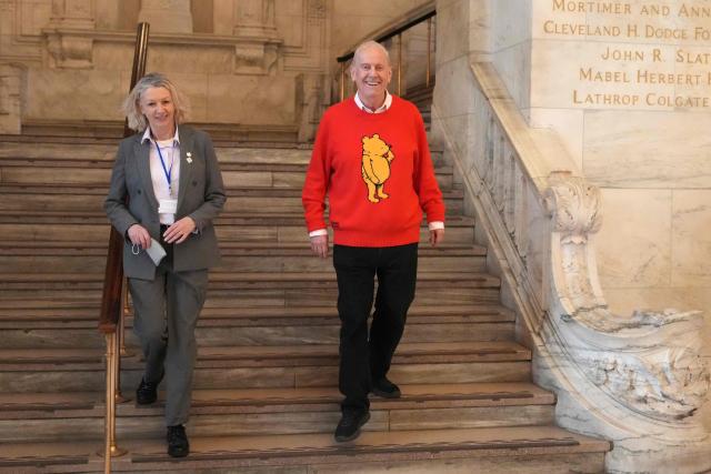 British journalist and former politician Gyles Brandreth (R) attends a literary engagement at the New York Public Library during a visit by Britain's Queen Camilla in New York, on April 29, 2026. (Photo by ADAM GRAY / POOL / AFP)