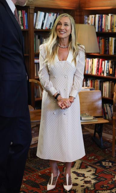 US actress Sarah Jessica Parker waits for the arrival of Britain’s Queen Camilla at the New York Public Library in New York on April 29, 2026. (Photo by Shannon Stapleton / POOL / AFP)