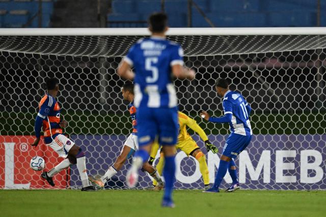 Juventud's midfielder #11 Pablo Lago shoots to score during the Copa Sudamericana group stage football match between Uruguay's Juventud and Venezuela's Academia Puerto Cabello at the Centenario stadium in Montevideo on April 29, 2026. (Photo by Eitan ABRAMOVICH / AFP)