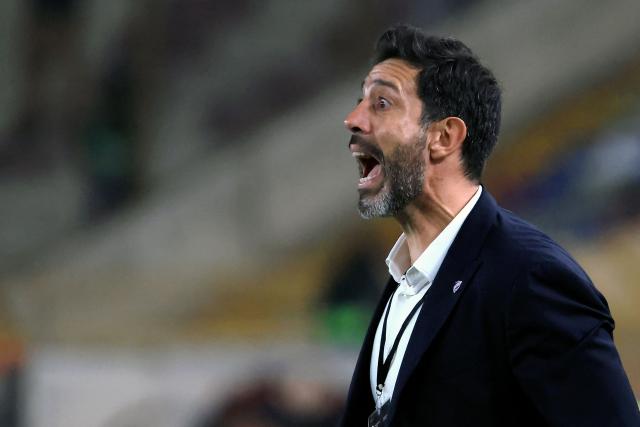 Nacional's head coach Jorge Bava gestures during the Copa Libertadores group stage football match between Peru's Universitario and Uruguay's Nacional at the Monumental "U" Marathon stadium in Lima on April 29, 2026. (Photo by Connie FRANCE / AFP)