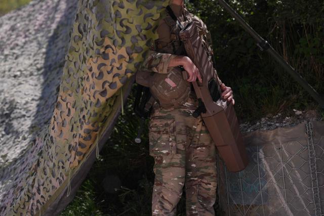 A soldier holding a NEROD RF portable anti-drone system waits for the visit of French President at the military command post during the Orion 2026 military exercise in Mailly-le-Camp, eastern France on April 30, 2026. Troops are being deployed as part of Orion 26, a large-scale exercise launched in February which, in its fourth and final phase, currently involves up to 12,500 military personnel. (Photo by Aurelien Morissard / POOL / AFP)