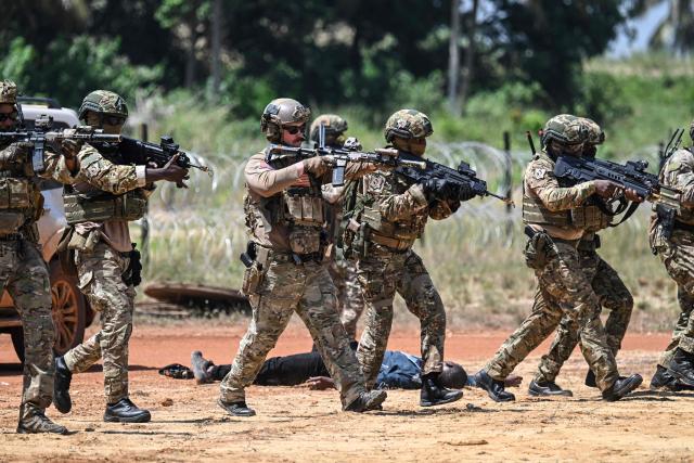 Ivorian and US special forces take part in the Flintlock 2026 military training hosted by the International counter-terrorism-Academy, in Jacqueville on April 30, 2026. (Photo by Issouf SANOGO / AFP)