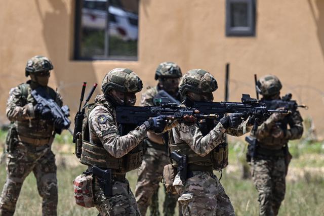 Ivorian and US special forces take part in the Flintlock 2026 military training hosted by the International counter-terrorism-Academy, in Jacqueville on April 30, 2026. (Photo by Issouf SANOGO / AFP)