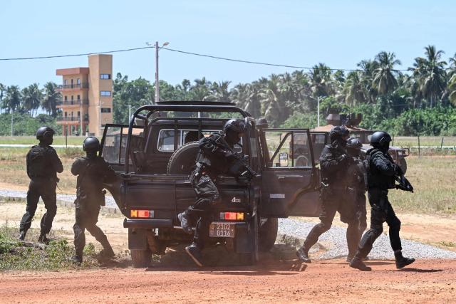 Members of the Ivorian special forces take part in the Flintlock 2026 military training hosted by the International counter-terrorism-Academy, in Jacqueville on April 30, 2026. (Photo by Issouf SANOGO / AFP)