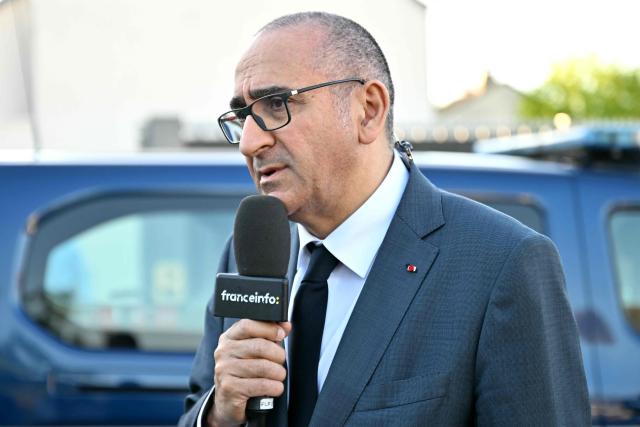 France's Interior Minister Laurent Nunez speaks to press during a visit at the gendarmerie in Ecquevilly, on the outskirts of Paris, on April 30, 2026, which is focused on the urban violences that have affected the Yvelines French Department. (Photo by Martin LELIEVRE / AFP)