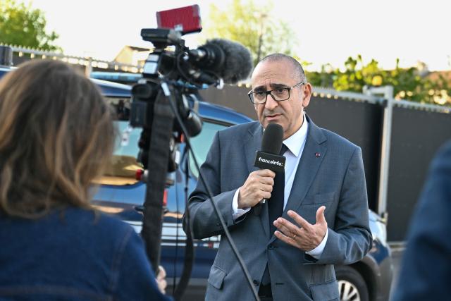 France's Interior Minister Laurent Nunez speaks to press during a visit at the gendarmerie in Ecquevilly, on the outskirts of Paris, on April 30, 2026, which is focused on the urban violences that have affected the Yvelines French Department. (Photo by Martin LELIEVRE / AFP)
