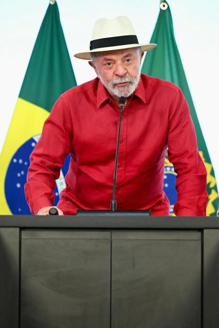 Brazil's President Luiz Inacio Lula da Silva speaks during the announcement of a new credit facility for the purchase of trucks and buses at the Planalto Palace in Brasнlia on April 30, 2026. President Lula da Silva suffered two consecutive defeats in Congress: the rejection of Jorge Messias’s nomination to fill a vacancy on the Supreme Court and the overturning of his veto of the sentencing reform law, which reduces the sentence of former President Jair Bolsonaro, convicted of attempting a coup d’йtat (Photo by Evaristo Sa / AFP)