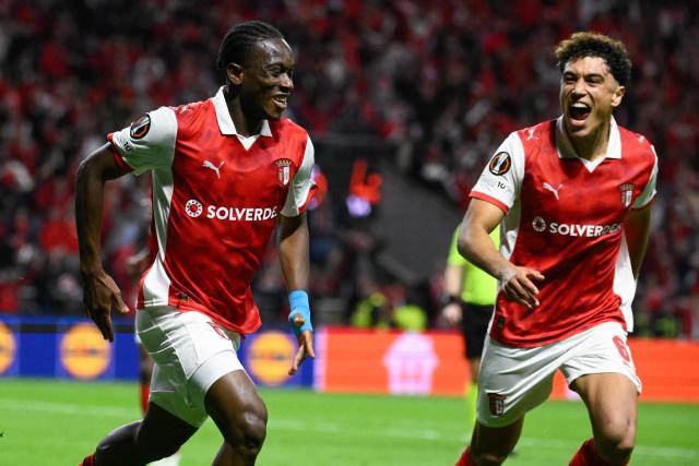 Sporting Braga's Ivorian midfielder #20 Mario Dorgeles (L) celebrates scoring his team's second goal during the UEFA Europa League semi final first leg football match between SC Braga and SC Freiburg at Municipal stadium of Braga on April 30, 2026. (Photo by Miguel RIOPA / AFP)