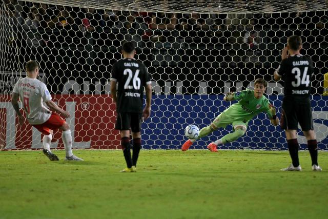 River Plate's goalkeeper #41 Santiago Beltran saves a penalty taken by Red Bull Bragantino's forward #08 Eduardo Sasha during the Copa Sudamericana group stage football match between Brazil's Red Bull Bragantino and Argentina's River Plate at the Municipal Cicero de Souza Marques stadium in Braganca Paulista, state of Sao Paulo, Brazil on April 30, 2026. (Photo by NELSON ALMEIDA / AFP)