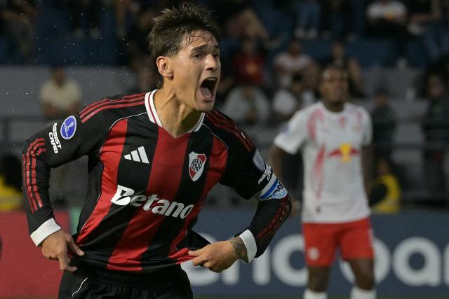 River Plate's defender #28 Lucas Martinez Quarta celebrates after scoring during the Copa Sudamericana group stage football match between Brazil's Red Bull Bragantino and Argentina's River Plate at the Municipal Cicero de Souza Marques stadium in Braganca Paulista, state of Sao Paulo, Brazil on April 30, 2026. (Photo by NELSON ALMEIDA / AFP)