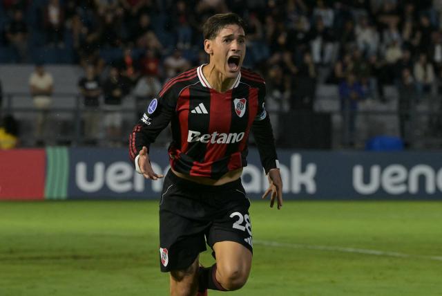 River Plate's defender #28 Lucas Martinez Quarta celebrates after scoring during the Copa Sudamericana group stage football match between Brazil's Red Bull Bragantino and Argentina's River Plate at the Municipal Cicero de Souza Marques stadium in Braganca Paulista, state of Sao Paulo, Brazil on April 30, 2026. (Photo by NELSON ALMEIDA / AFP)
