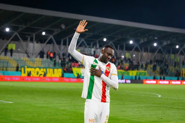 Amedspor's Senegalese Forward #45 Mbaye Diagne acknowledges the crowd during the Trendyol League football match between Amedspor and Esenler Erokspor at the Esenler Erokspor Stadium, in the Esenler district of Istanbul, on April 9, 2026. Amedspor, a club from Diyarbakir, the "capital" of Turkey's predominantly Kurdish southeast, can secure promotion to the first division on May 2, 2026, an unprecedented prospect that has sparked a wave of enthusiasm among the country's millions of Kurds. (Photo by Yasin AKGUL / AFP)