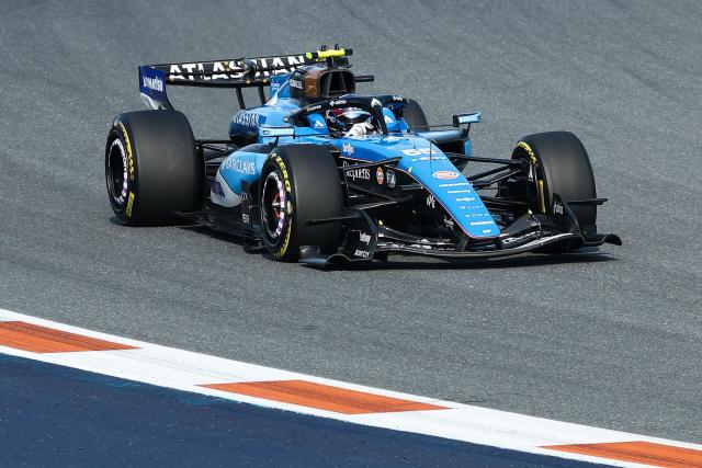 Williams' Spanish driver Carlos Sainz races during Sprint qualifying ahead of the 2026 Miami Formula One Grand Prix at Miami International Autodrome in Miami Gardens, Florida, on May 1, 2026. (Photo by CHARLY TRIBALLEAU / AFP)