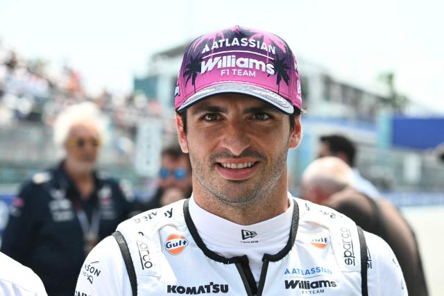 Williams' Spanish driver Carlos Sainz arrives at the starting grid for the 2026 Miami Formula One Sprint at Miami International Autodrome in Miami Gardens, Florida, on May 2, 2026. (Photo by CHANDAN KHANNA / AFP)
