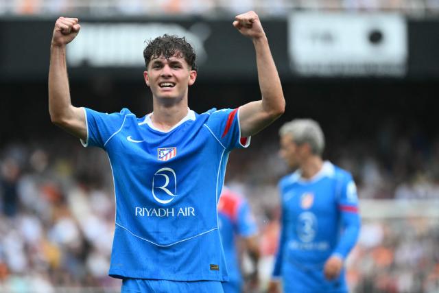 Atletico Madrid's Spanish midfielder #61 Miguel Cubo celebrates scoring his team's second goal during the Spanish league football match between Valencia CF and Club Atletico de Madrid at Mestalla Stadium in Valencia on May 2, 2026. (Photo by JOSE JORDAN / AFP)