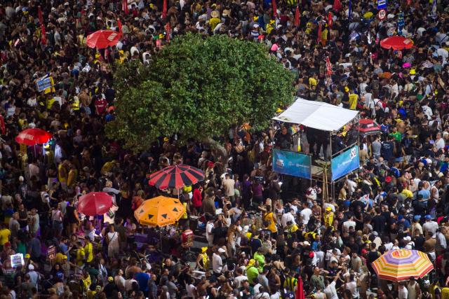 Fans gather as DJ Vintage Culture performs ahead of Colombian singer Shakira’s concert at Copacabana Beach in Rio de Janeiro, Brazil, on May 2, 2026. (Photo by Daniel RAMALHO / AFP)
