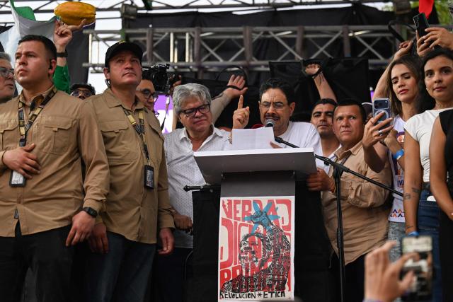 Colombia’s presidential candidate for the Pacto Historico party, Ivan Cepeda, delivers a speech during a campaign rally in Cali, Colombia, on May 2, 2026. (Photo by Joaquнn SARMIENTO / AFP)