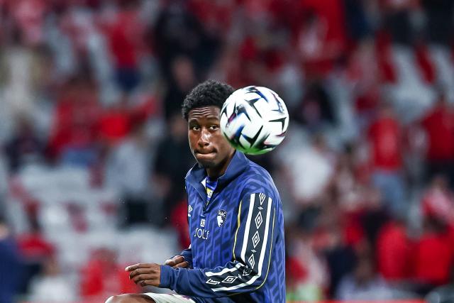 Le Havre's French defender #32 Timothee Pembele eyes the ball as he warms up ahead of the French L1 football match between Lille LOSC and Le Havre AC at the Pierre Mauroy stadium in Villeneuve-d'Ascq, northern France, on May 3, 2026. (Photo by Sameer Al-DOUMY / AFP)
