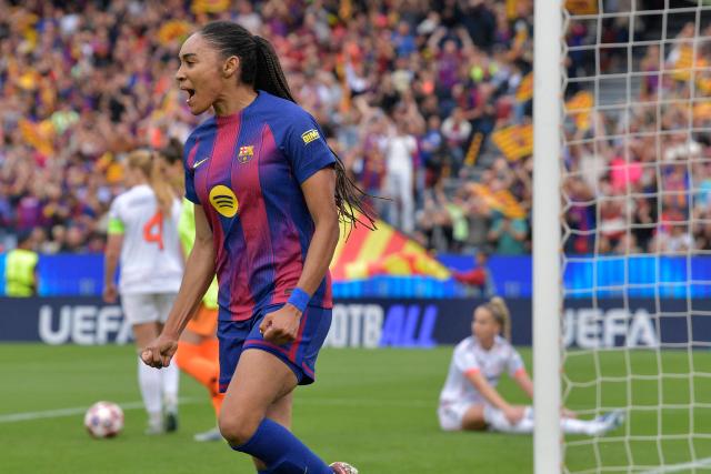 Barcelona's Spanish forward #07 Salma Paralluelo celebrates scoring the opening goal during the UEFA Women's Champions League semi-final second leg football match between FC Barcelona and Bayern Munich at Camp Nou Stadium in Barcelona on May 3, 2026. (Photo by MANAURE QUINTERO / AFP)