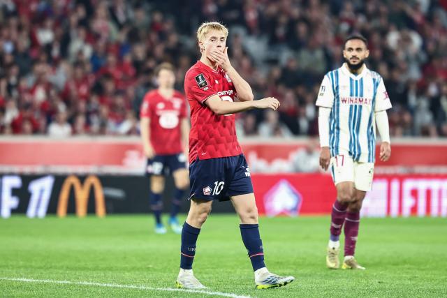 Lille's Icelandic midfielder #10 Hakon Arnar Haraldsson reacts reacts after missing a goal opportunity during the French L1 football match between Lille LOSC and Le Havre AC at the Pierre Mauroy stadium in Villeneuve-d'Ascq, northern France, on May 3, 2026. (Photo by Sameer Al-DOUMY / AFP)