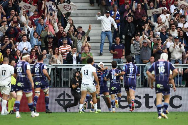 Bordeaux-Begles' French number eight Temo Matiu (C-R) celebrates after scoring the team's fifth try during the European Champions Cup semi-final rugby union match between Union Bordeaux Belges (UBB) and Bath Rugby at the Atlantique Bordeaux Metropole Stadium in Bordeaux, southwestern France, on May 3, 2026. (Photo by ROMAIN PERROCHEAU / AFP)