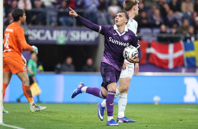 Anderlecht's Serbian forward Mihajlo Cvetkovic celebrates after scoring a goal during the Belgian Pro League Championship Play-off football match between RSC Anderlecht and Club Brugge at Lotto Park in Brussels on May 3, 2026. (Photo by VIRGINIE LEFOUR / Belga / AFP) / Belgium OUT