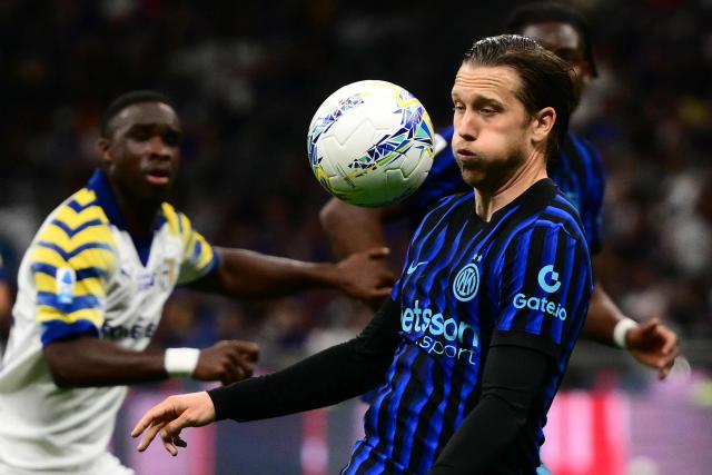 Inter Milan's Polish midfielder #7 Piotr Zielinski controls the ball during the Italian Serie A football match between Inter Milan and Parma at San Siro stadium in Milan, on May 3, 2026. (Photo by Marco BERTORELLO / AFP)
