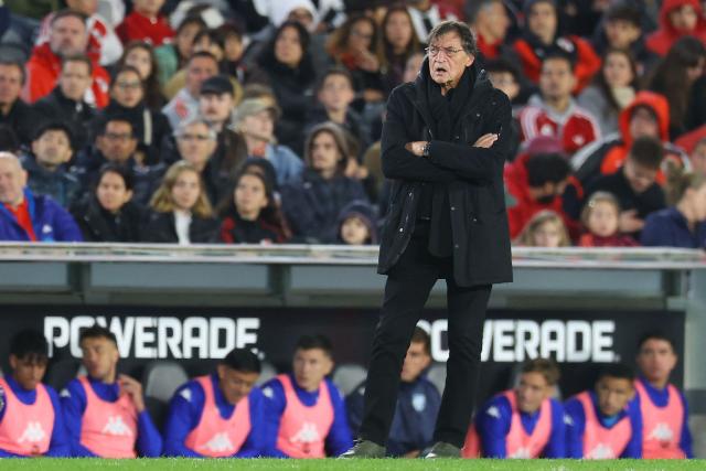 Tucuman’s head coach Julio Cesar Falcioni gestures during the Argentine Professional Football League 2026 Apertura tournament match between River Plate and Atletico Tucuman, at the Mas Monumental stadium in Buenos Aires on May 3, 2026. (Photo by Alejandro PAGNI / AFP)