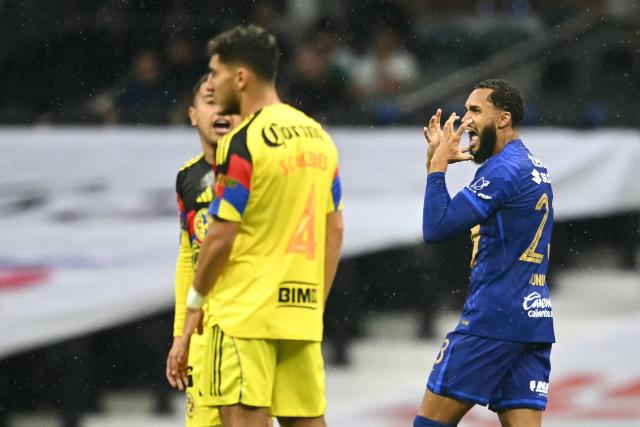 Pumas' Brazilian forward #23 Juninho Vieira celebrates scoring his team's first goal during the Mexican League Clausura Tournament quarterfinal first leg football match between America and Pumas, at the Azteca stadium in Mexico City on May 3, 2026. (Photo by Carl DE SOUZA / AFP)