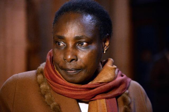 (FILES) Agathe Habyarimana, the widow of  Rwandan President whose killing sparked the 1994 genocide, speaks to the press at the courthouse in Paris, on April 30, 2014. Agathe Habyarimana has taken France to the European Court of Human Rights for refusing to allow her residency papers. Habyarimana is wanted in Rwanda for genocide and crimes against humanity relating to the violence that followed her husband's killing in 1994. Agathe Habyarimana, a Hutu, is accused of being one of the planners of the 1994 mass murder of Tutsis and non-sectarian Hutus that followed the fatal shooting down of her husband's airplane. AFP PHOTO / BERTRAND GUAY. The French court is set to rule on decision to dismiss the Rwandan Tutsi genocide case against Agathe Habyarimana, at the Paris courthouse on May 6, 2026. (Photo by Bertrand GUAY / AFP)