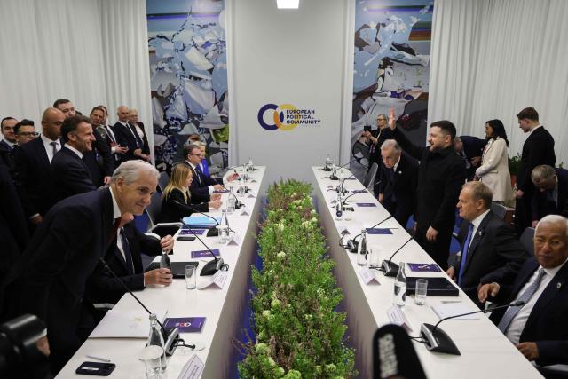 Participants, including Britain's Prime Minister Keir Starmer, France's President Emmanuel Macron, Italy's Prime Minister Giorgia Meloni, European Commission President Ursula von der Leyen, Canada's Prime Minister Mark Carney, Ukraine's President Volodymyr Zelensky, Poland's Prime Minister Donald Tusk and European Council President Antonio Costa, attend 
a roundtable discussion on Ukraine on the sidelines of the 8th European Political Community (EPC) summit in Yerevan on May 4, 2026. (Photo by Ludovic MARIN / AFP)