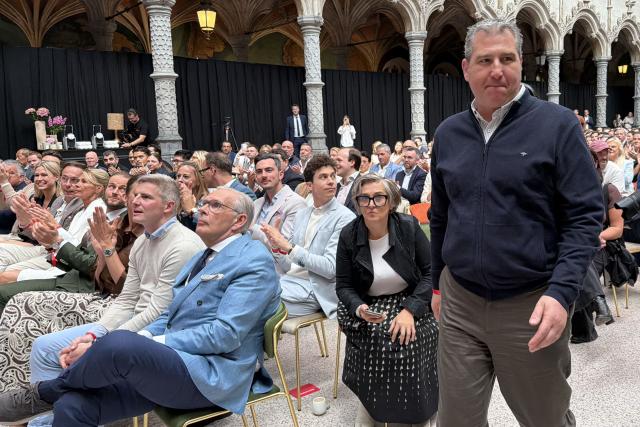 Belgian Chef Alain Bianchin (La Table-Lasne) receives his first Michelein star during the presentation of the new edition of the Michelin 2026 restaurant and hotel guide for Belgium and Luxembourg, in Antwerp on May 4, 2026. (Photo by MAARTEN WEYNANTS / Belga / AFP) / Belgium OUT