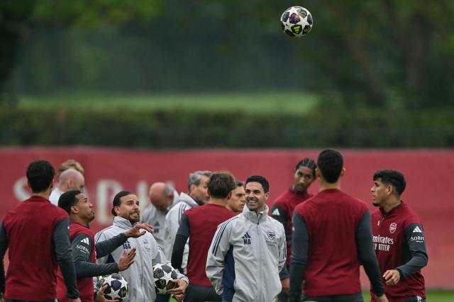Arsenal's Spanish manager Mikel Arteta (C) monitors a team training session at London Colney, north of London, on May 4, 2026, on the eve of their UEFA Champions League, semi-final, second-leg football match against Atletico Madrid. (Photo by Glyn KIRK / AFP)
