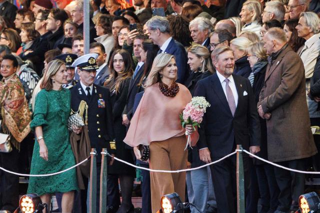 Netherlands' King Willem-Alexander and Queen Maxima arrive at the Royal Theatre Carre for the May 5 Liberation Day concert on the Amstel in Amsterdam on May 5, 2026. The free open-air concert, held on the Amstel River in front of the Royal Theatre Carre, traditionally concludes the National Liberation Celebration. (Photo by Ramon VAN FLYMEN / ANP / AFP) / Netherlands OUT