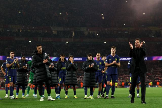 Atletico Madrid's Argentinian coach Diego Simeone applauds the fans following the UEFA Champions League second-leg semi-final football match between Arsenal and Atletico Madrid at the Emirates Stadium in north London on May 5, 2026. (Photo by Adrian Dennis / AFP)